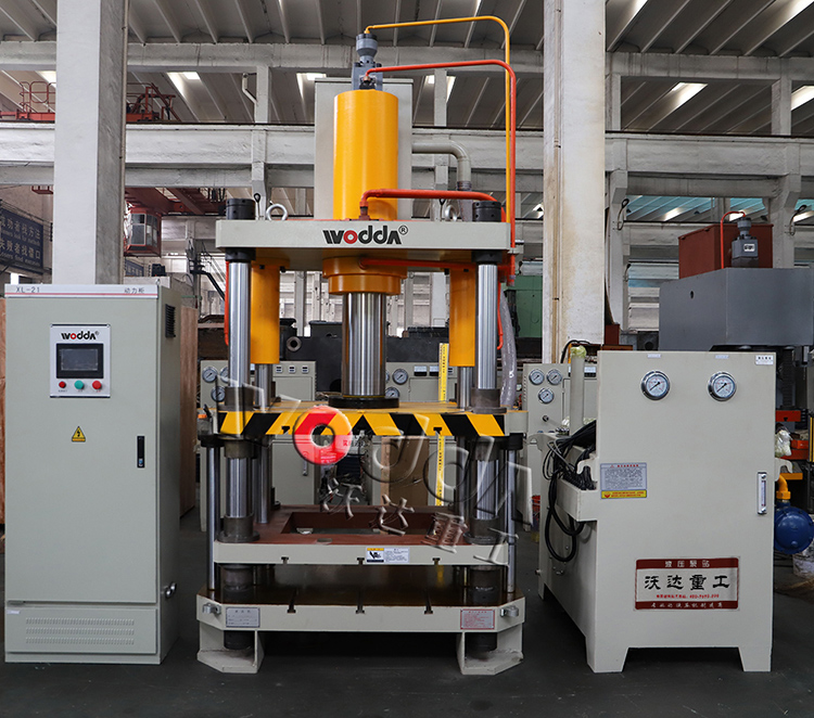 100吨四梁四柱液压机 100吨四梁四柱液压机