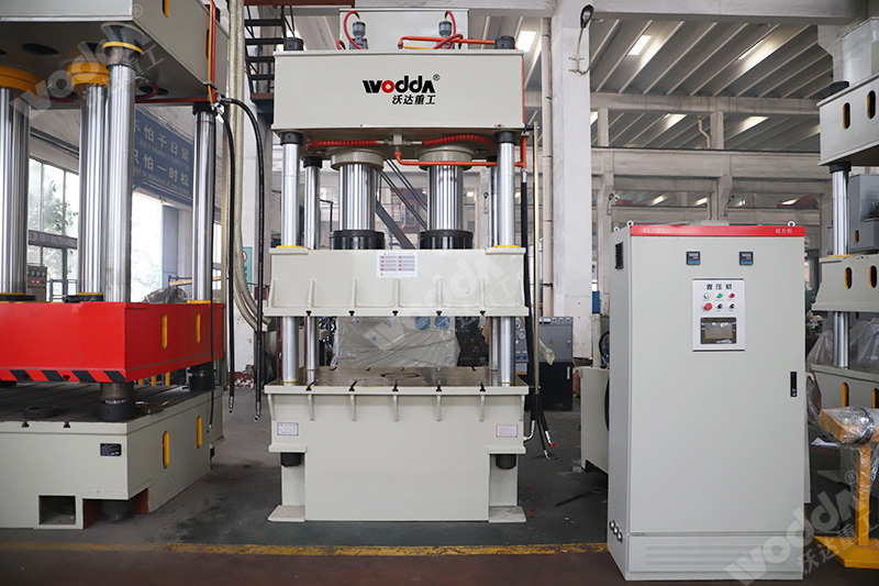 400吨三梁四柱液压机 400吨三梁四柱液压机