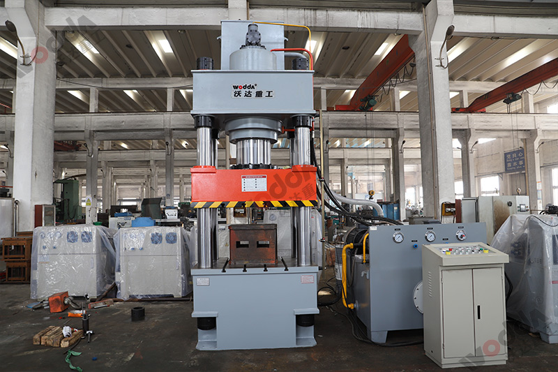 500吨四柱液压机 500吨四柱液压机