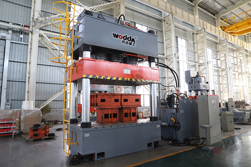 1200吨三梁四柱液压机_大型液压机厂家 1200吨三梁四柱液压机_大型液压机厂家