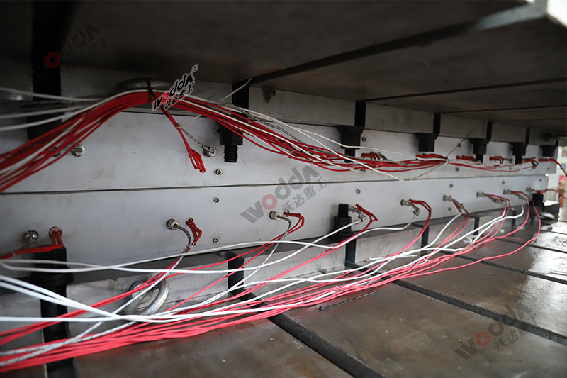 石墨烯导热膜生产设备_1000吨液压机_大型四柱液压机 石墨烯导热膜生产设备_1000吨液压机_大型四柱液压机