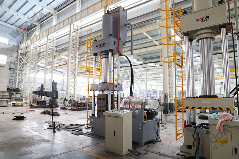 315吨耐火材料液压机 315吨耐火材料液压机