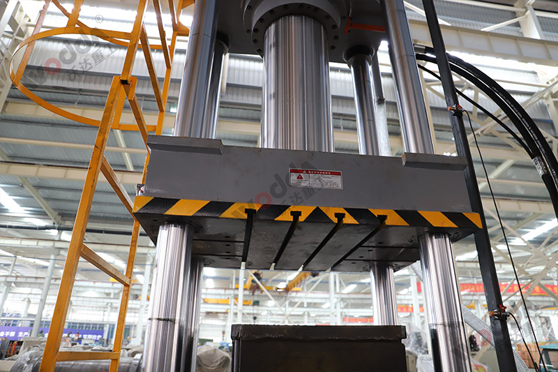 315吨耐火材料液压机 315吨耐火材料液压机