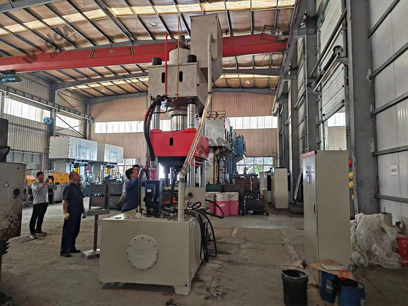 汽车轴承锻造液压机500吨四柱液压机 汽车轴承锻造液压机500吨四柱液压机