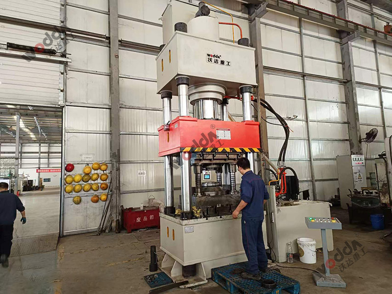 汽车轴承锻造液压机500吨四柱液压机 汽车轴承锻造液压机500吨四柱液压机