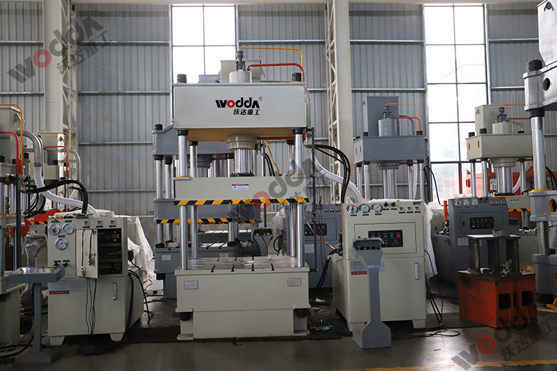 100吨下顶式四柱液压机 100吨下顶式四柱液压机