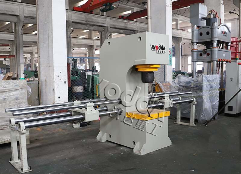 200吨单柱液压机 200吨单柱液压机