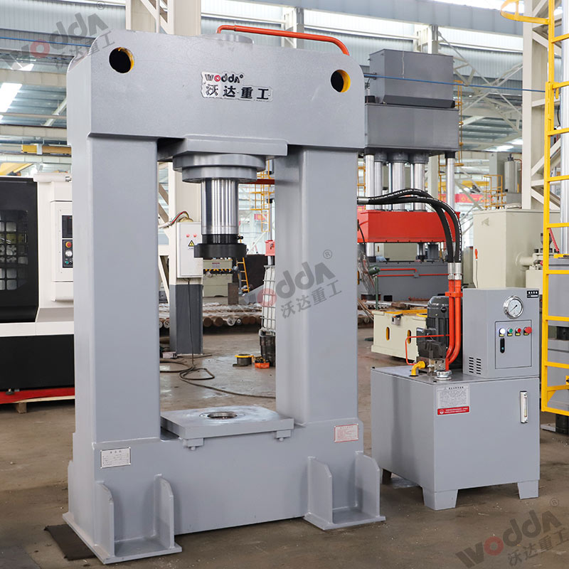 200吨龙门液压机 200吨龙门液压机