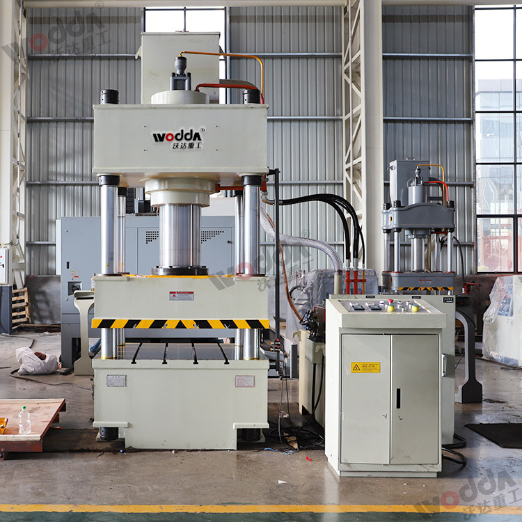 315吨四柱液压机(图2) 315吨四柱液压机(图2)