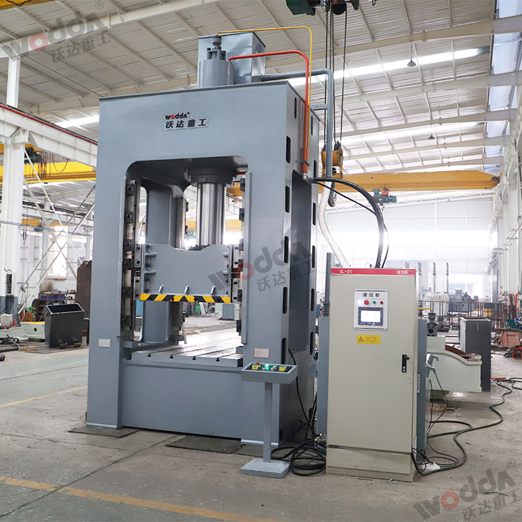 200吨框架液压机(图3) 200吨框架液压机(图3)