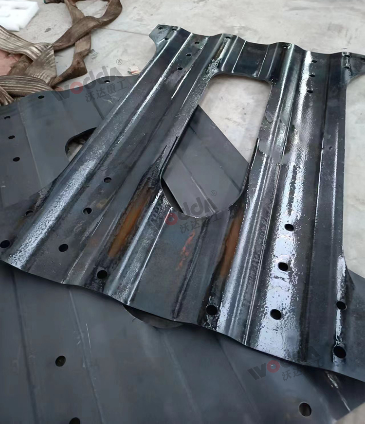 800吨液压机压制汽车配件一次成型 800吨液压机压制汽车配件一次成型