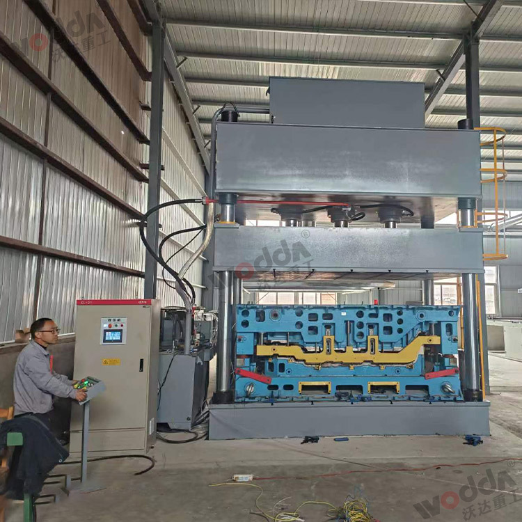 315吨汽车内饰件液压机(图1).jpg 315吨汽车内饰件液压机(图1).jpg