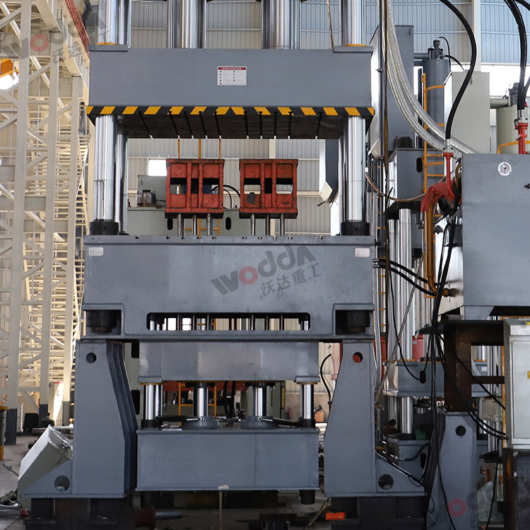 1000吨液压机(液压垫) 1000吨液压机(液压垫)