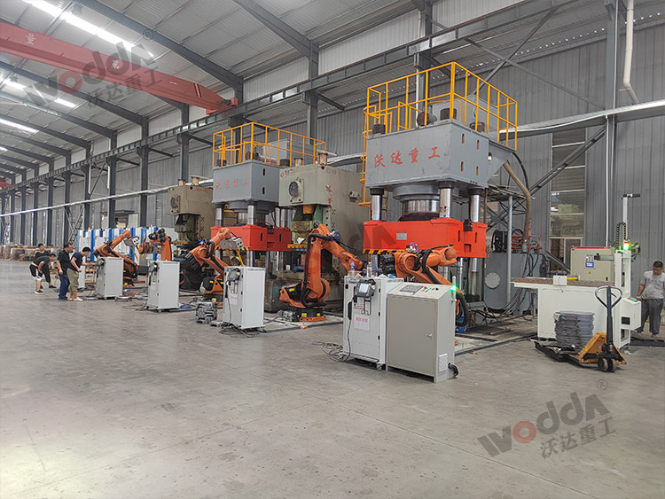 2000吨汽车离合器外壳拉伸液压机加工现场.jpg 2000吨汽车离合器外壳拉伸液压机加工现场.jpg