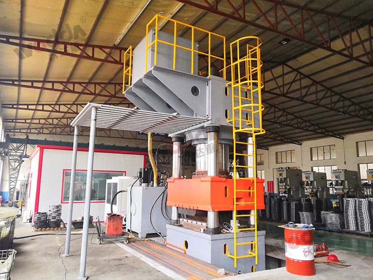 2000吨汽车离合器外壳拉伸液压机 2000吨汽车离合器外壳拉伸液压机