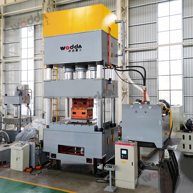 1500吨三梁四柱液压机(图3).jpg 1500吨三梁四柱液压机(图3).jpg