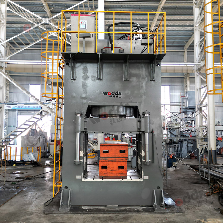 1800吨框架式液压机(图).jpg 1800吨框架式液压机(图).jpg