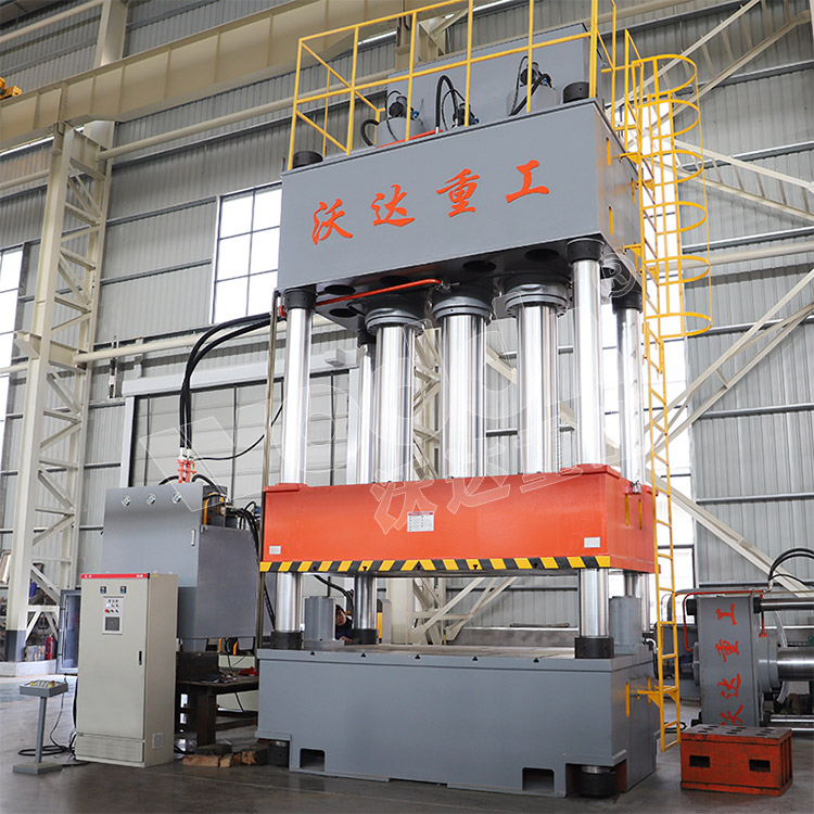 1500吨SMC汽车覆盖件成型液压机(图2) 1500吨SMC汽车覆盖件成型液压机(图2)