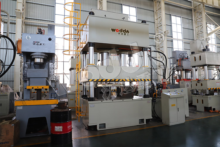 500吨双缸四柱液压机 500吨双缸四柱液压机