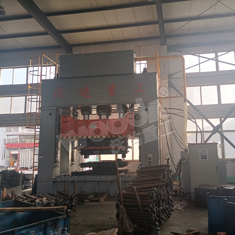 1000吨汽车配件成型液压机.jpg 1000吨汽车配件成型液压机.jpg