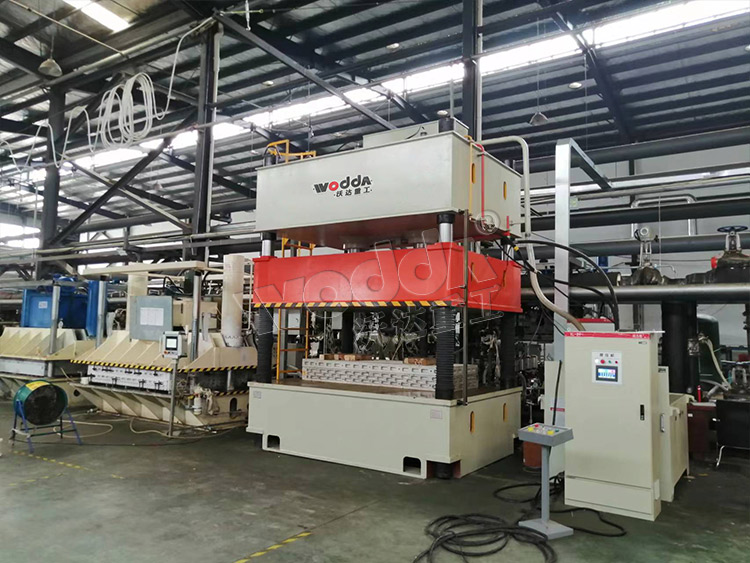 315吨液压机 315吨液压机