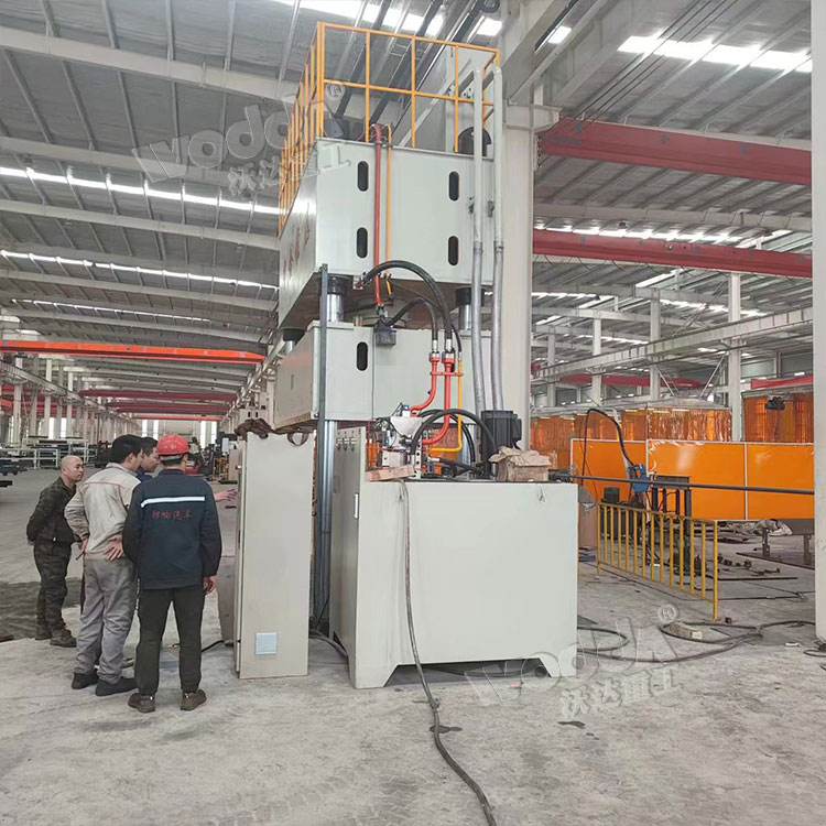 1000吨汽车配件拉伸液压机客户现场 1000吨汽车配件拉伸液压机客户现场