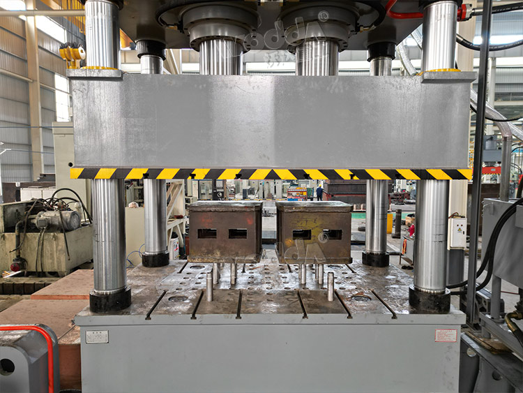 630吨拉伸机带液压垫 630吨拉伸机带液压垫