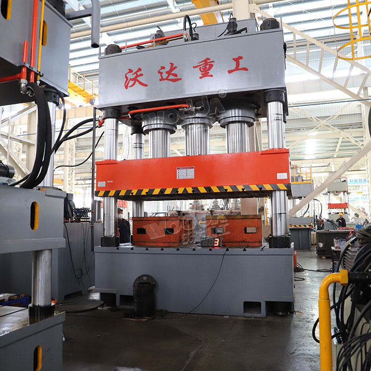 1200吨三梁四柱液压机 1200吨三梁四柱液压机