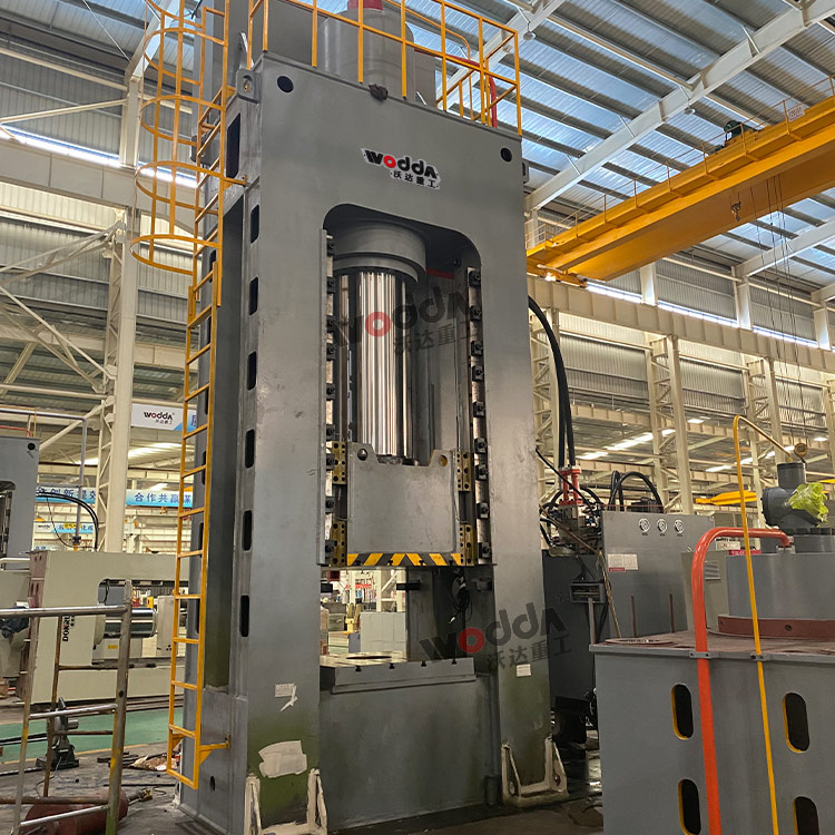 1250吨框架式液压机 1250吨框架式液压机