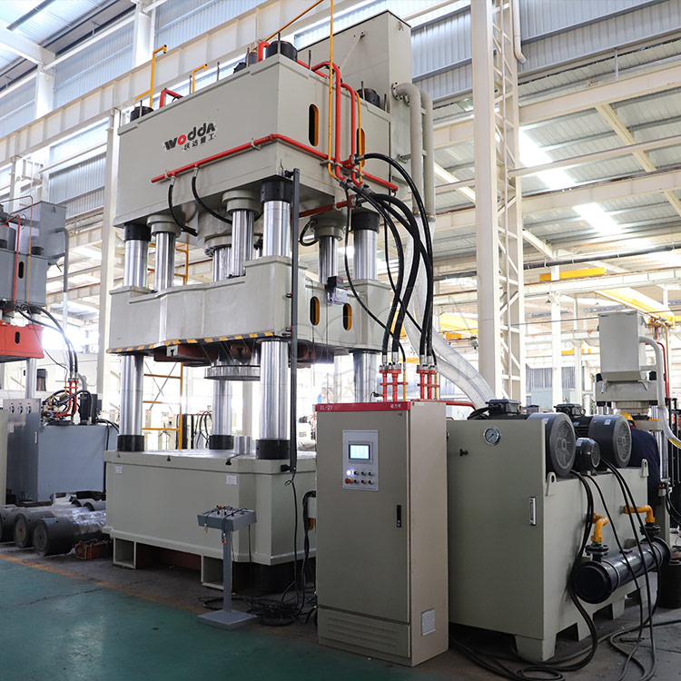 1800吨三梁四柱带压边缸封头液压机 1800吨三梁四柱带压边缸封头液压机