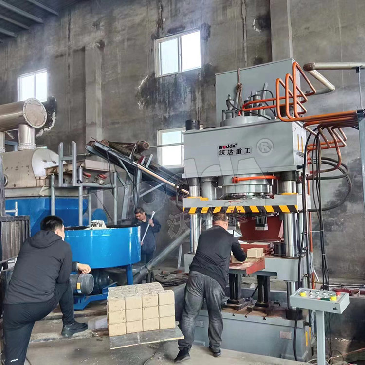 630吨盐砖机 630吨盐砖机