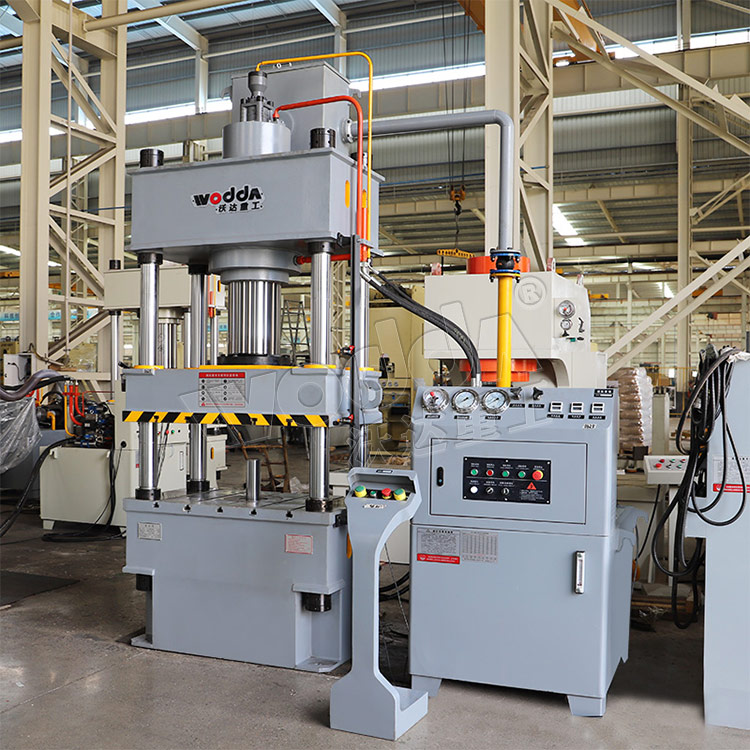 200吨三梁四柱液压机 200吨三梁四柱液压机