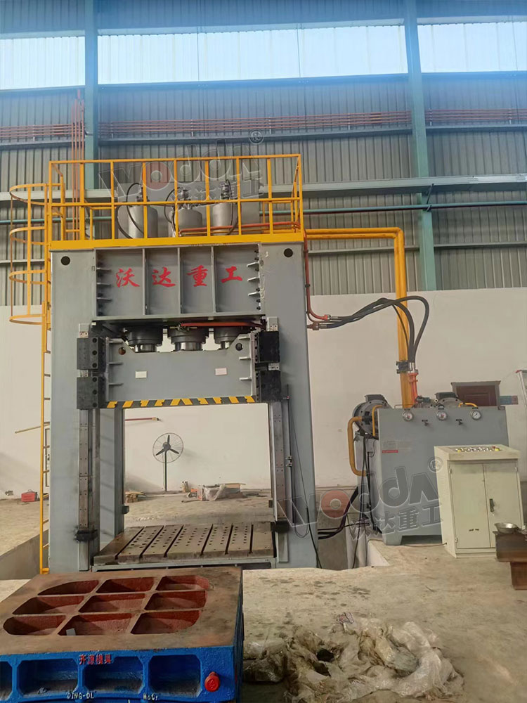 800吨框架式液压机客户现场 800吨框架式液压机客户现场