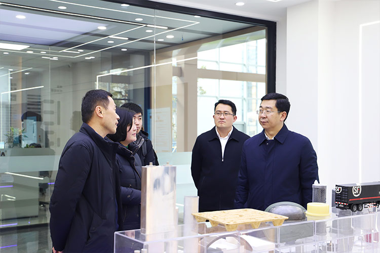 徐州市委常委、经开区党工委书记张克一行莅临山东必一运动bsport体育重工调研考察 徐州市委常委、经开区党工委书记张克一行莅临山东必一运动bsport体育重工调研考察