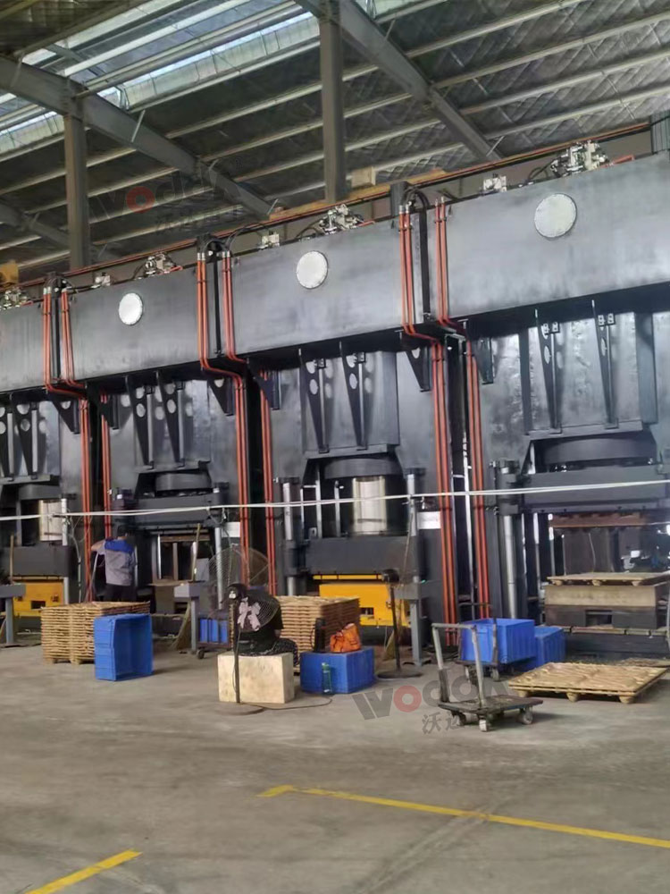 1800吨木屑托盘成型液压机客户现场 1800吨木屑托盘成型液压机客户现场