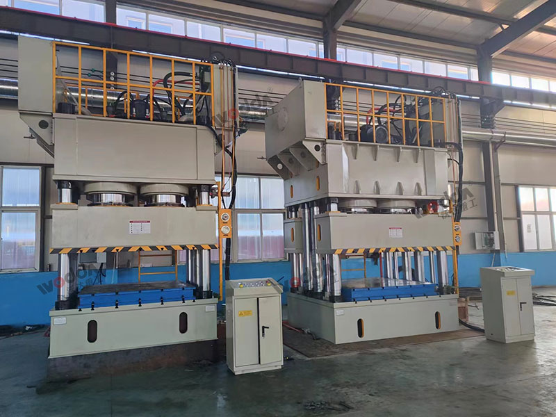 聚丙烯压滤板成型液压机现场.jpg 聚丙烯压滤板成型液压机现场.jpg