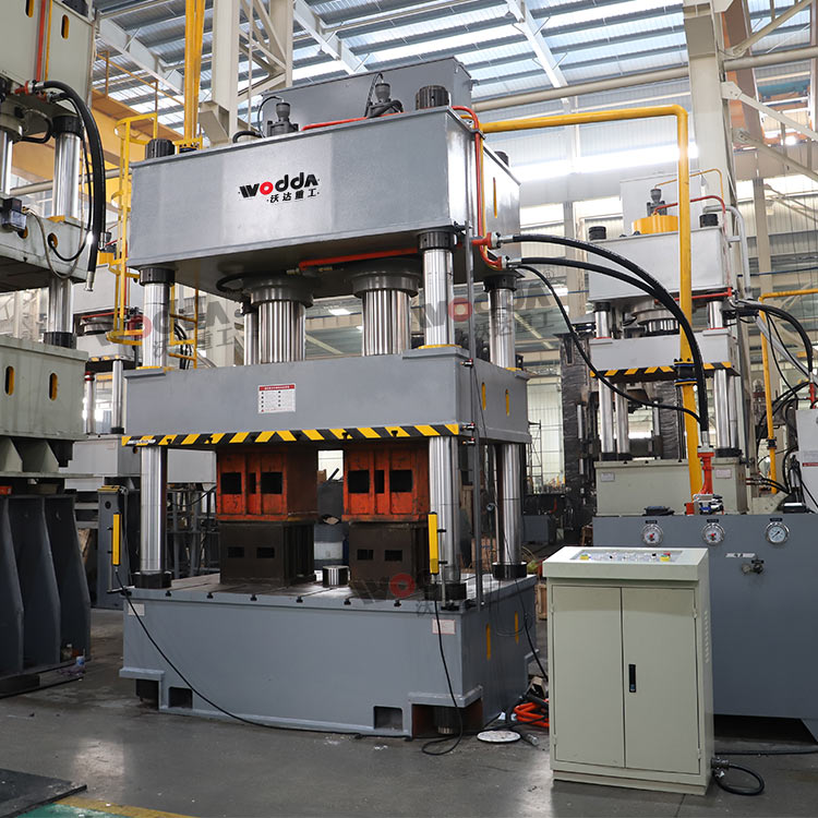 630吨三梁四柱液压机 630吨三梁四柱液压机