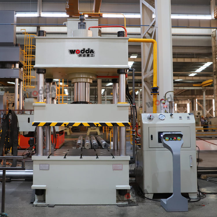 200吨三梁四柱液压机 200吨三梁四柱液压机