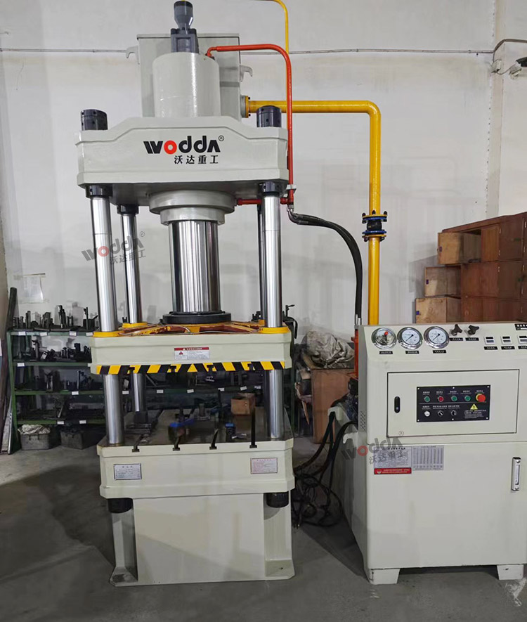 200吨四柱液压机 200吨四柱液压机