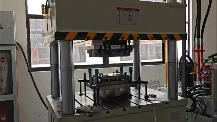 315吨四柱液压机冲压汽车配件 315吨四柱液压机冲压汽车配件