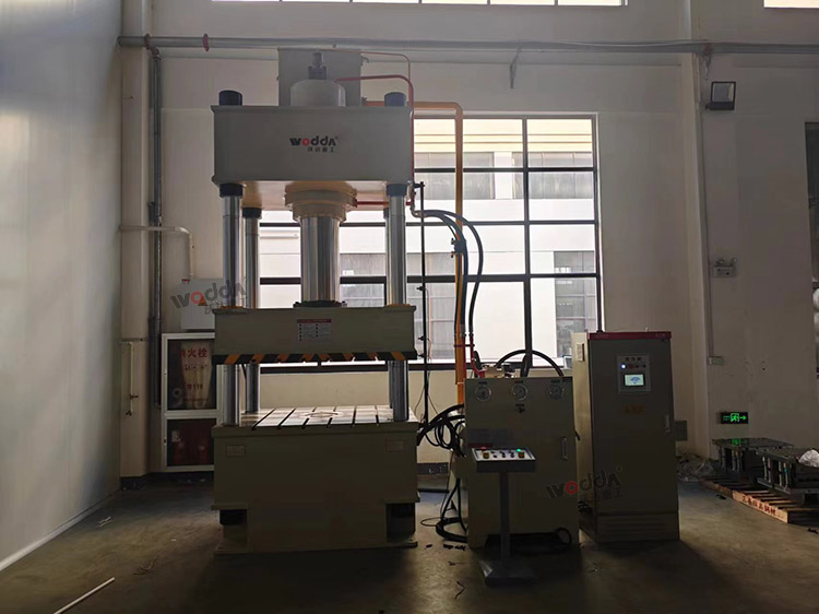 315吨四柱液压机 315吨四柱液压机