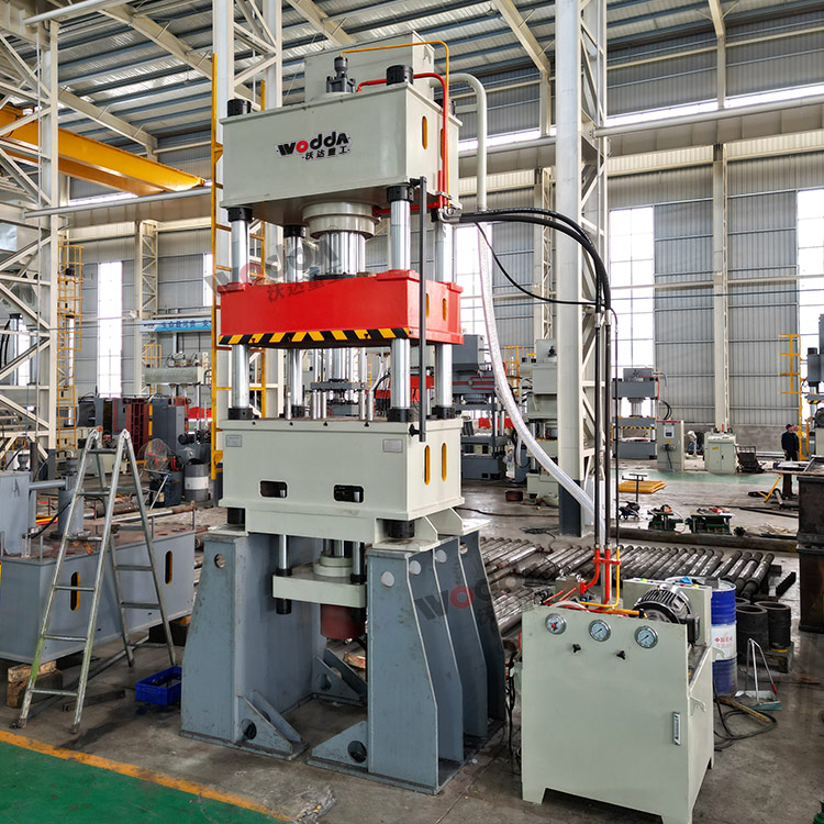 315吨四柱拉伸液压机车间实物图 315吨四柱拉伸液压机车间实物图