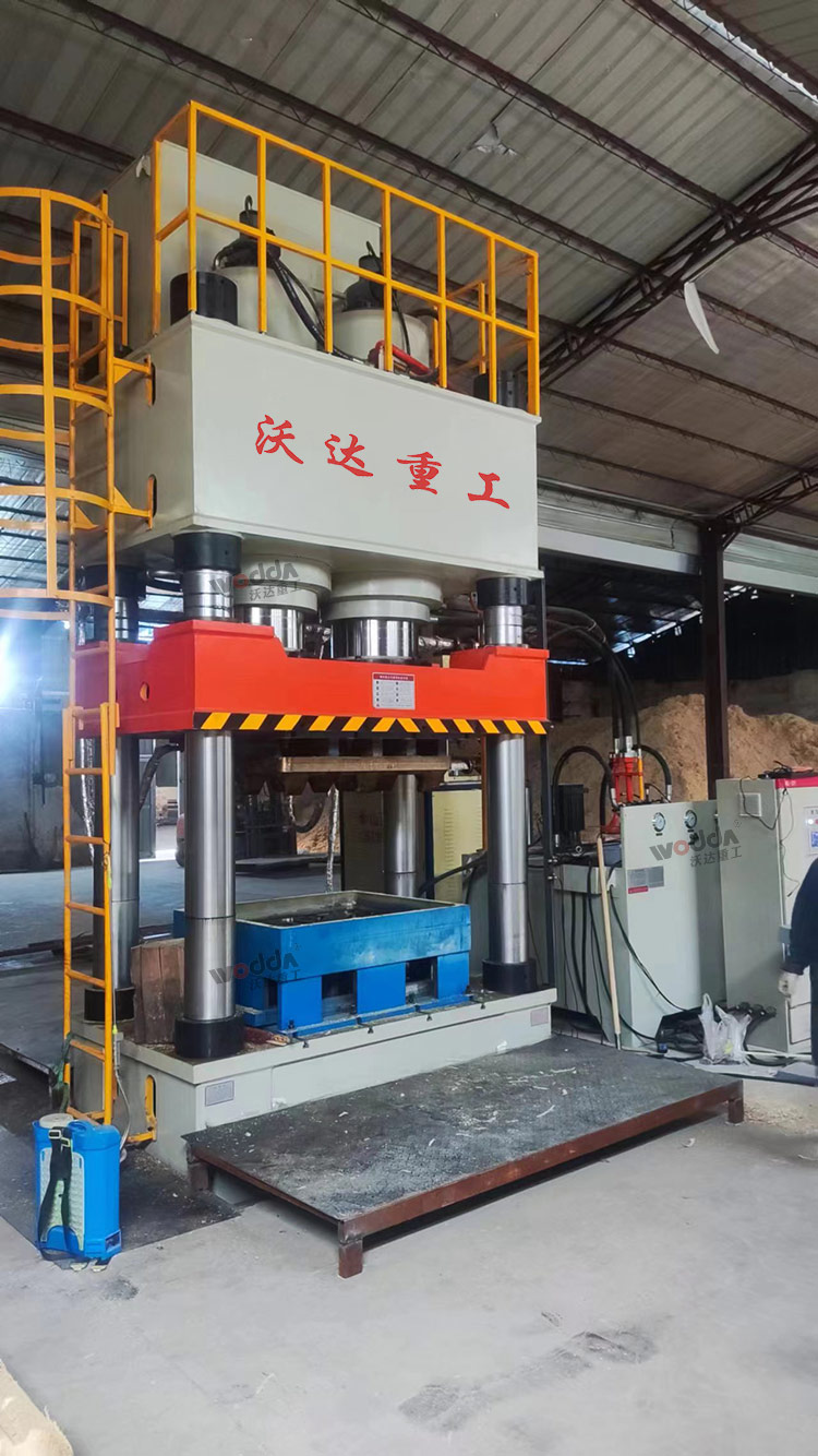 木屑托盘成型液压机现场 木屑托盘成型液压机现场