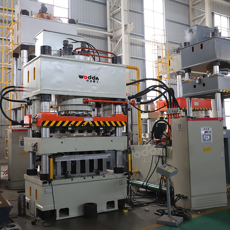 630吨粉末成型液压机(一模出18块) 630吨粉末成型液压机(一模出18块)