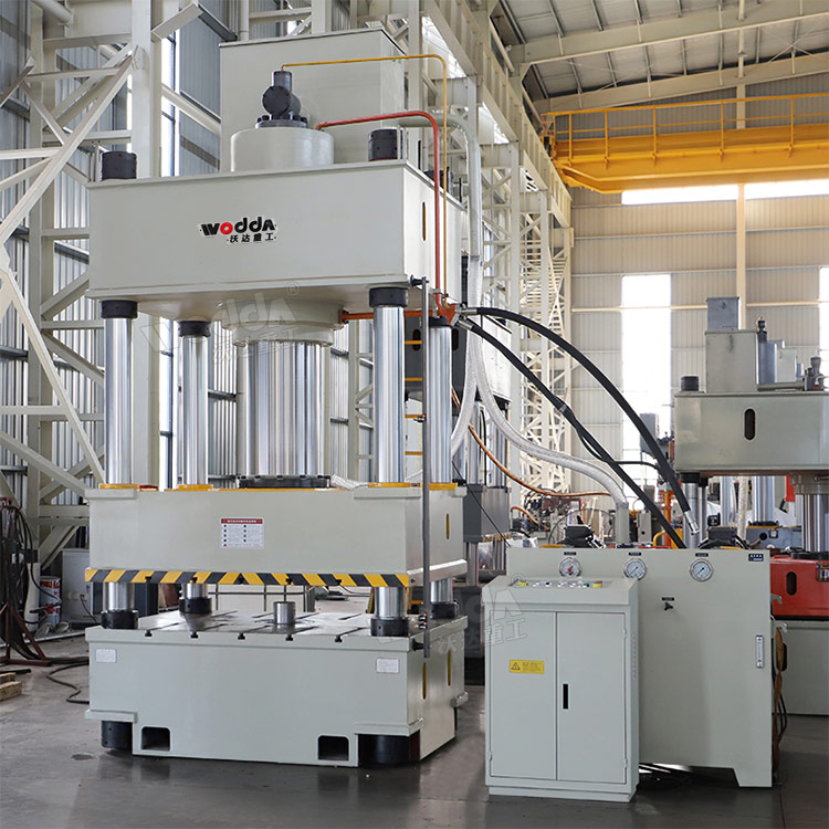 630吨四柱液压机 630吨四柱液压机