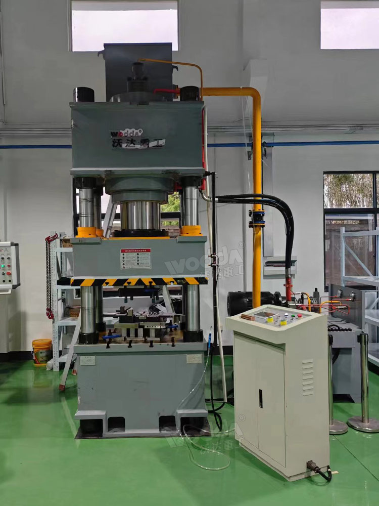 400吨新能源汽车零部件成型液压机客户现场 400吨新能源汽车零部件成型液压机客户现场