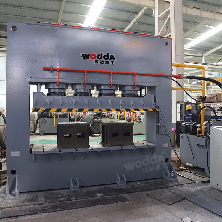 630吨龙门液压机 630吨龙门液压机