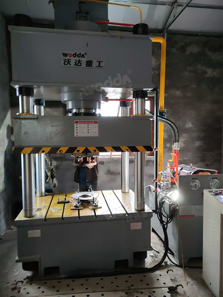 315吨三梁四柱液压机 315吨三梁四柱液压机