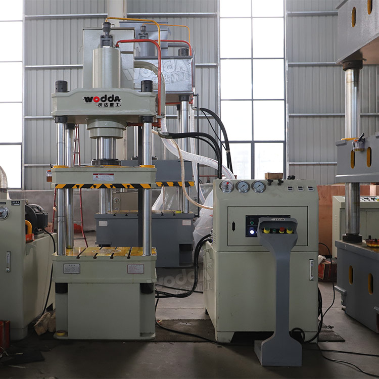 100吨四柱液压机 100吨四柱液压机