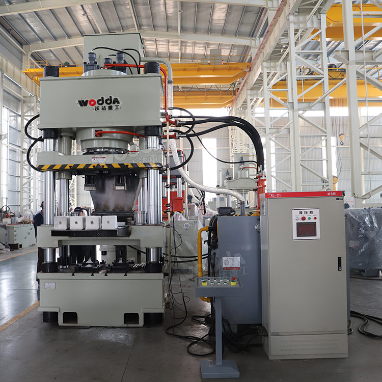 630吨四梁四柱液压机车间实物 630吨四梁四柱液压机车间实物